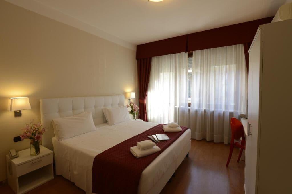 Hotel Tourist Turin Bagian luar foto