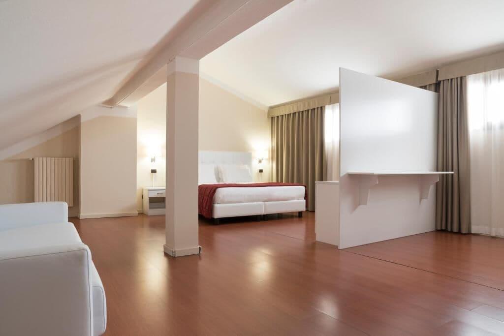 Hotel Tourist Turin Bagian luar foto