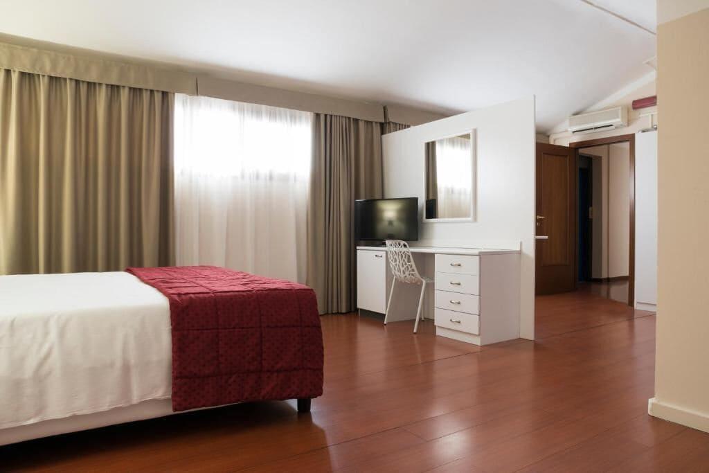 Hotel Tourist Turin Bagian luar foto