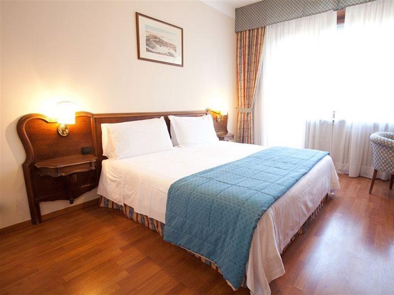 Hotel Tourist Turin Bagian luar foto