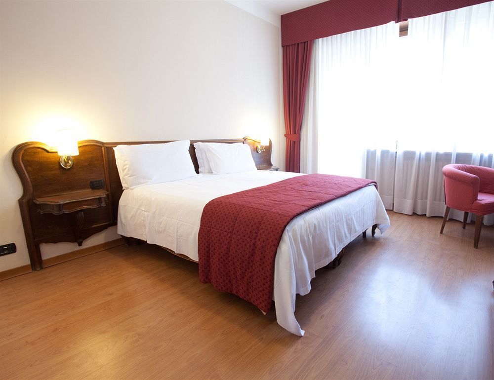 Hotel Tourist Turin Bagian luar foto